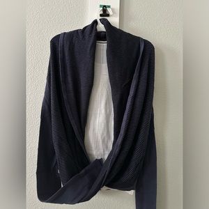 Lululemon Iconic Wrap - First Release, 2 Ways to Wear Color: Cadet blue/Black